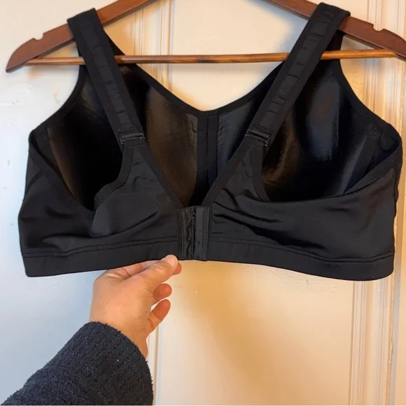 Livi Active High Impact Molded Underwire Sports Bra 44 C Black multi color - Picture 6 of 9